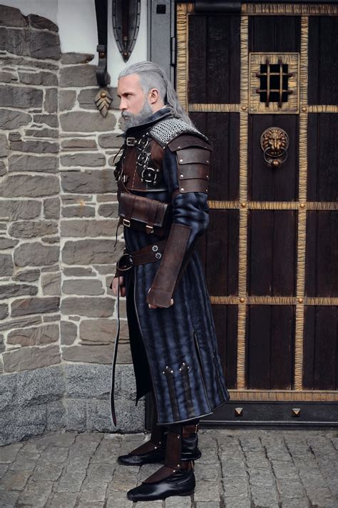 Key Features of Geralt's Costume: