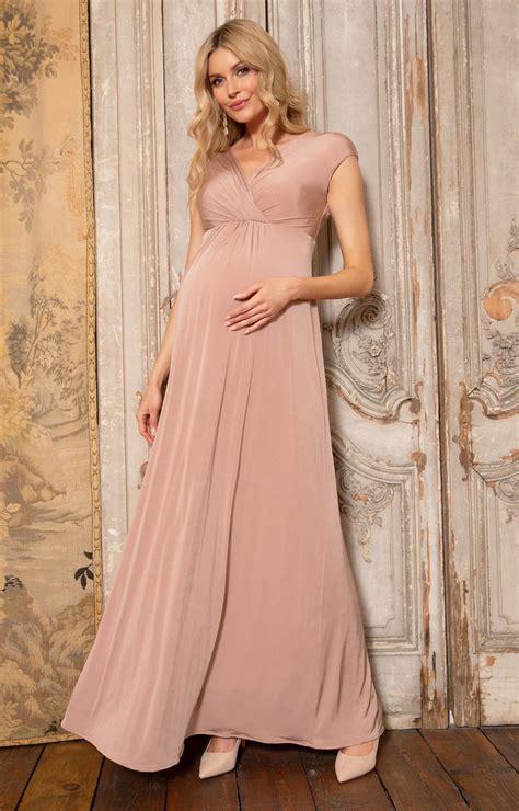 Key Features of Pregnant Women Dress