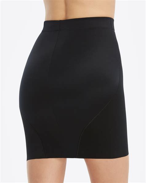 Key Features of Spanx Slips: