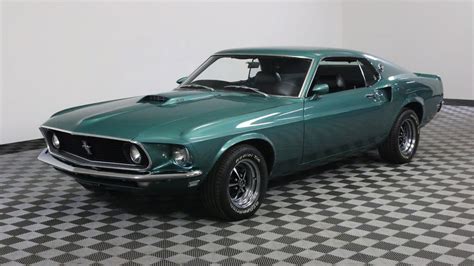 Key Features of the Mustang Emerald Green 1969