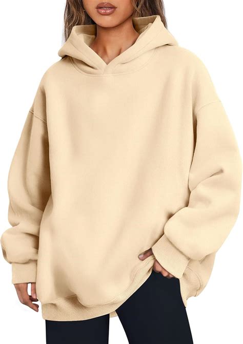 Key Trends in Oversized Women's Sweatshirts