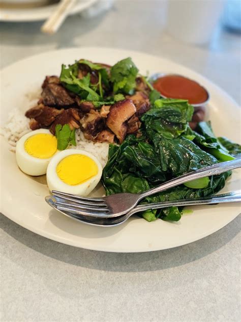 Khun Kay Thai Café: A Culinary Gem with Bite!