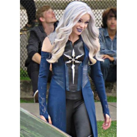 Killer Frost Cosplay: Embodying the Cryogenic Enchantress