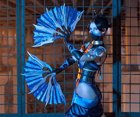 Kitana Mortal Kombat Cosplay Transforms You into a Deadly Assassin