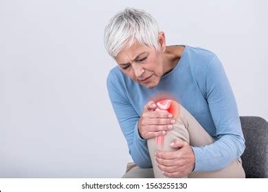 Knee Pain in Women Over 60: Ultimate Remedy Guide