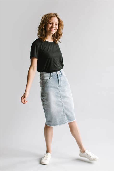 Knee-Length Jean Skirts: A Timeless Fashion Staple for Modern Women