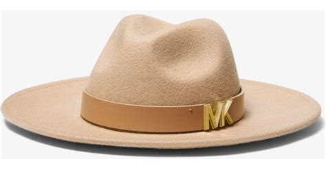 Kors hat