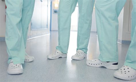 Krankenhaus Schuhe: Top 5 Fehler & Lösungen!