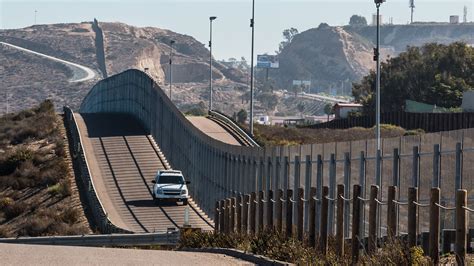 LA Frontera The United States Border with Mexico Epub