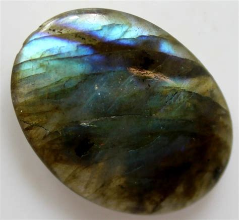 Labradorite: A Gemstone with a Shimmering, Enigmatic Appeal and Valuable Price