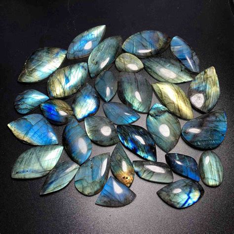 Labradorite: A Mineral of Mystique