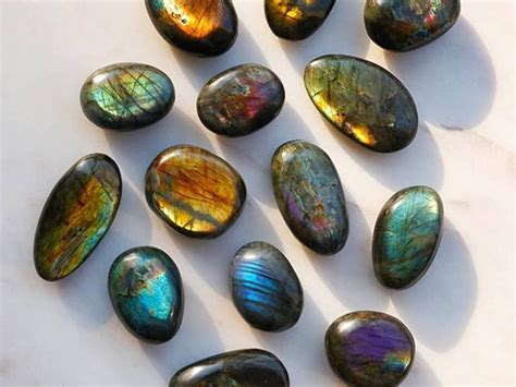 Labradorite: The Rainbow Gemstone That Connects to the Northern Lights