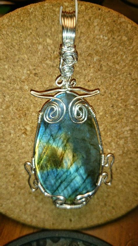 Labradorite Pendant: An Enchanting Talisman of Transformation and Intuition