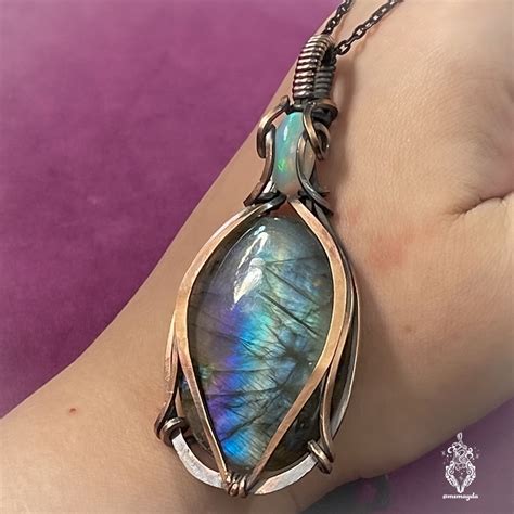 Labradorite Pendants: Adorn Yourself with Celestial Glow and Mystical Enchantment