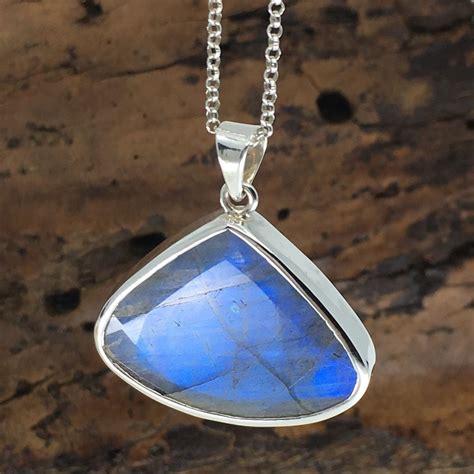 Labradorite Pendants: Shimmering Gems of Transformation and Enlightenment