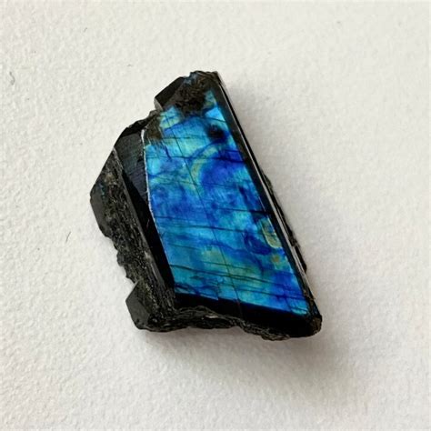 Labradorite Price Guide: Unlocking the Value of the Iridescent Gem