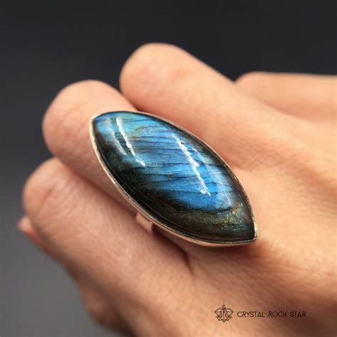 Labradorite Rings: A Kaleidoscope of Enchantment