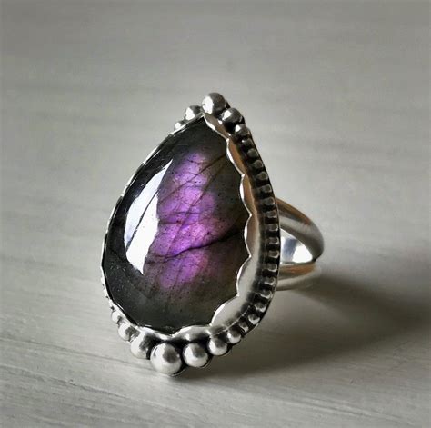 Labradorite Rings: A Portal to Enchantment and Transformation