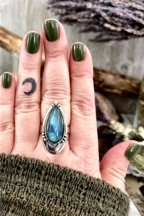 Labradorite Rings: Enchanting Jewelry with Mystical Charms