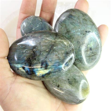 Labradorite Rings: Shimmering Stones for Transformation and Empowerment