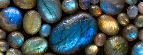 Labradorites: The Kaleidoscopic Gems That Captivate and Inspire