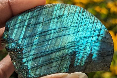 Labrodite Stone: Unveiling Nature's Shimmering Enigma