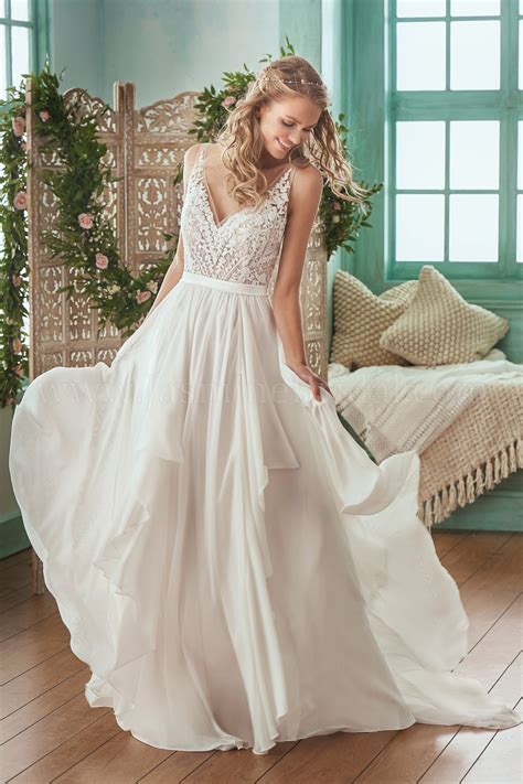 Lace and Chiffon Wedding Dress: