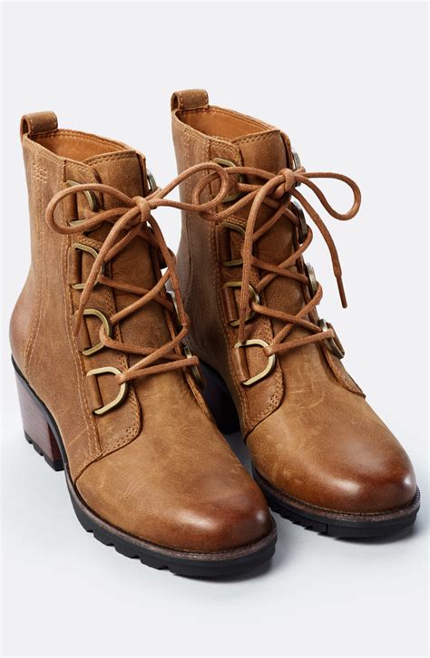 Lace-up Boots: