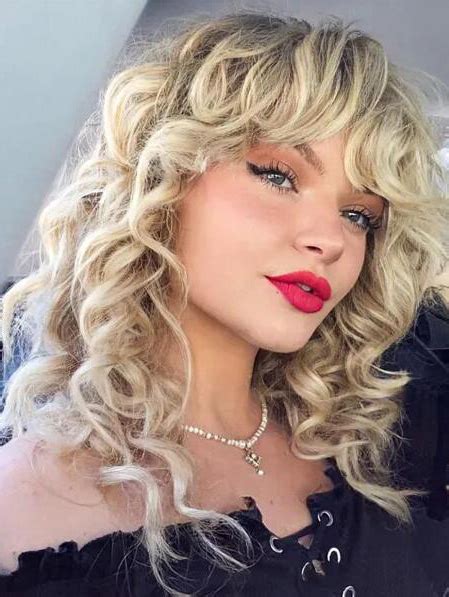 Ladies Blonde Wigs Lace Front Shoulder Length Wavy with Bangs: The Wolf Cut Revival of 2025