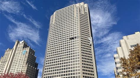 Largest Office Building in St. Louis: A Towering Presence