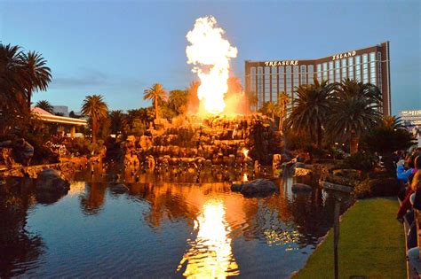 Las Vegas Mirage Volcano Show: Experience the Eruption Nightly