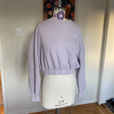 Lavender Crewneck Sweatshirt: A Versatile and Stylish Wardrobe Staple