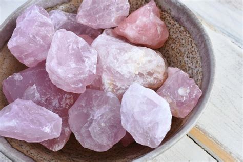 Lavender Rose Quartz: A Complete Guide to Its Meaning, Benefits, and Uses