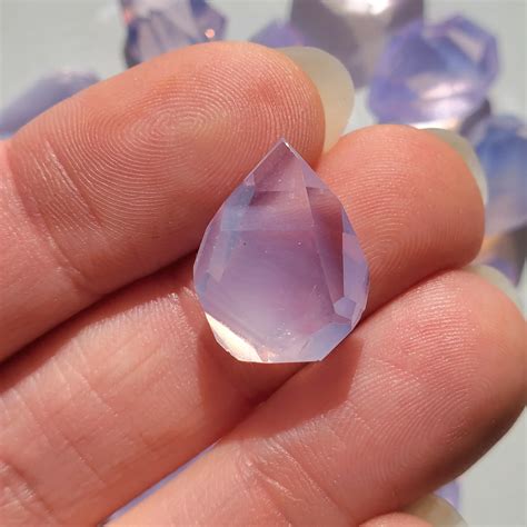 Lavender Rose Quartz: A Gemstone with Extraordinary Qualities