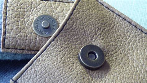 Leather Fabric Bracket Magnetic Closure Doc