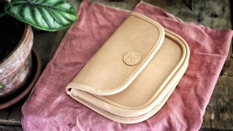 Leather Rounded Hidden Magnetic Closure Epub