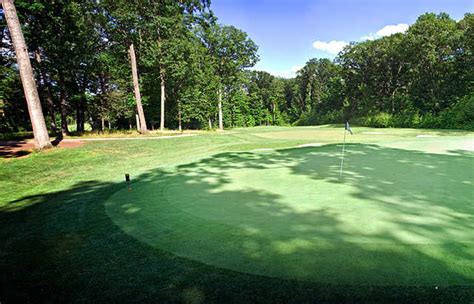 Ledges Golf Course Massachusetts: 5000 Yards of Challenging Beauty