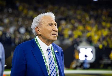 Lee Corso's Guide to College Football Madness