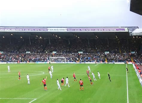 Leeds United 0 - 1 Blackburn Rovers: Um Relato Detalhado e Análise Aprofundada da Partida