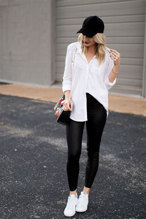 Leggings and Button-Down Shirt: The Perfect Pairing for Casual and Chic