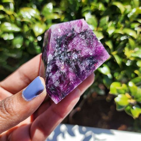 Lepidolite Pink: A Versatile Stone with Calming and Protective Properties