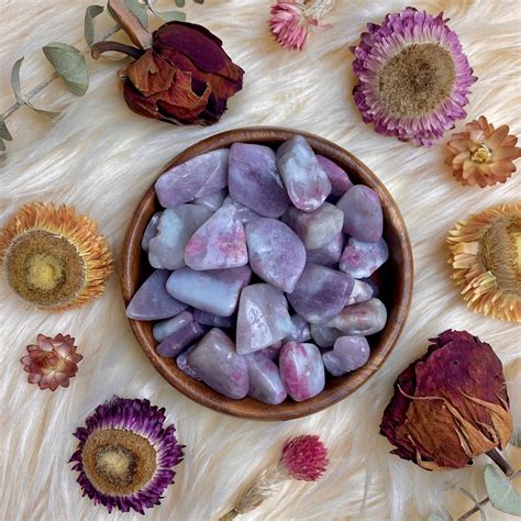 Lepidolite Pink: The Calming and Protective Stone