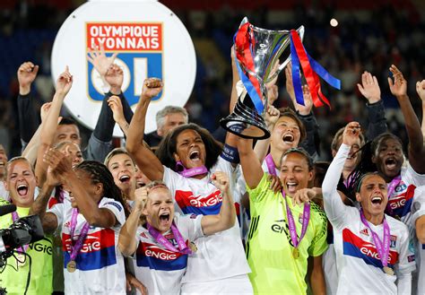 Les Filles de Lyon : Une force imparable dans le football féminin