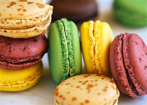 Les Petits Macarons Colorful French Cookie Recipes to Make at Home PDF