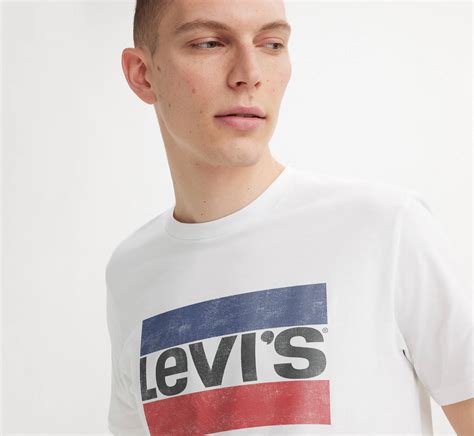 Levi's T-Shirt Styles