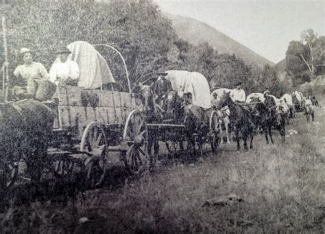 Life on the Oregon Trail (Picture the Past) Kindle Editon