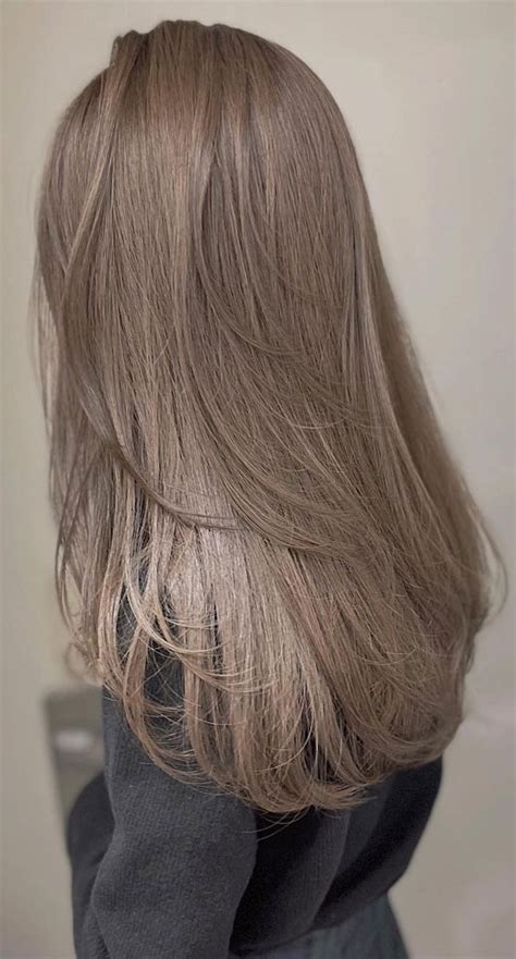 Light Ash Brown: The Perfect Hair Color for Any Season