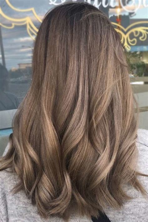 Light Ash Brown: The Perfect Hair Color for a Natural Look