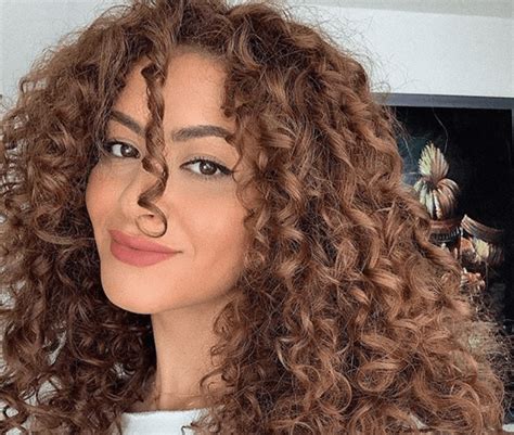 Light Brown Hair Curly: 9 Stunning Looks to Embrace Your Natural Texture