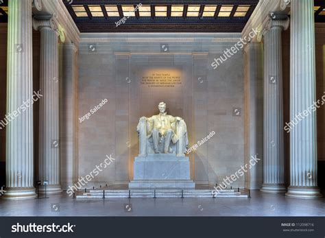Lincoln Memorial Shrine to an American Hero Reader